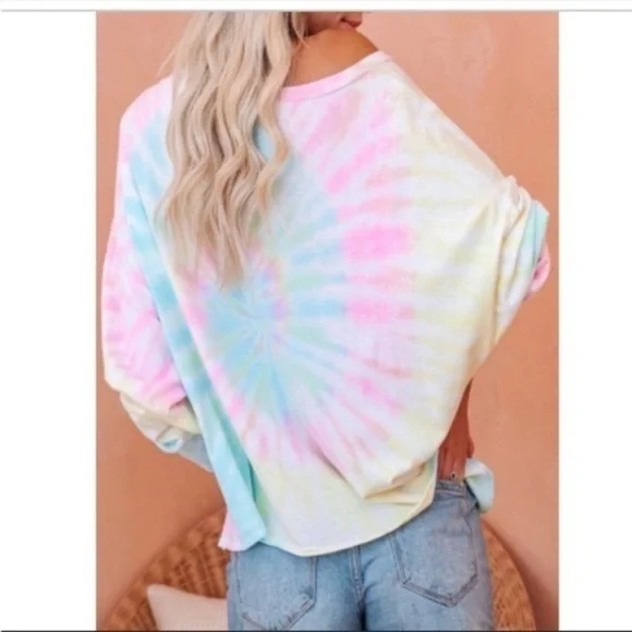 Long sleeve pull over top - Picture 4 of 9